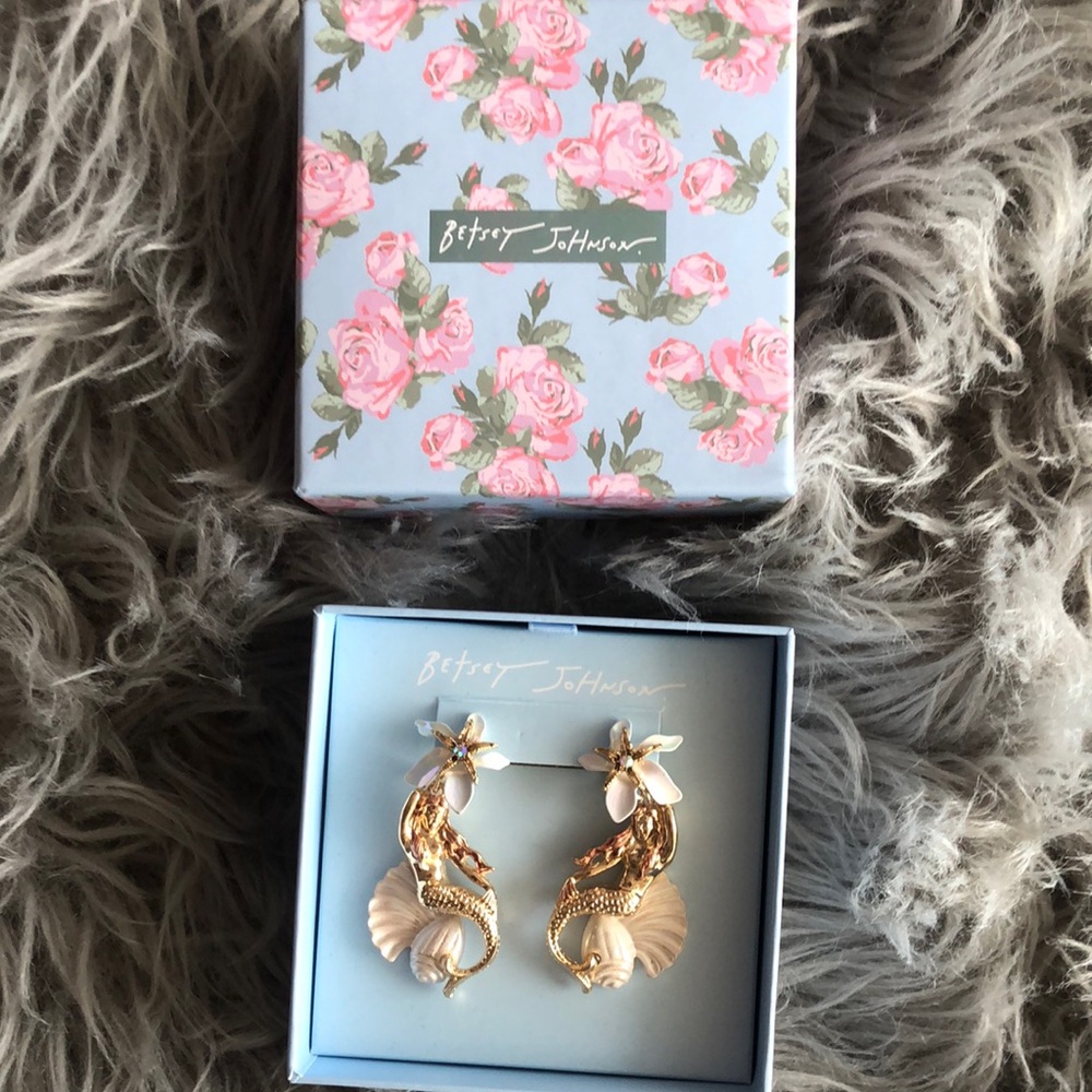 Betsey Johnson Gold Artistic Earrings